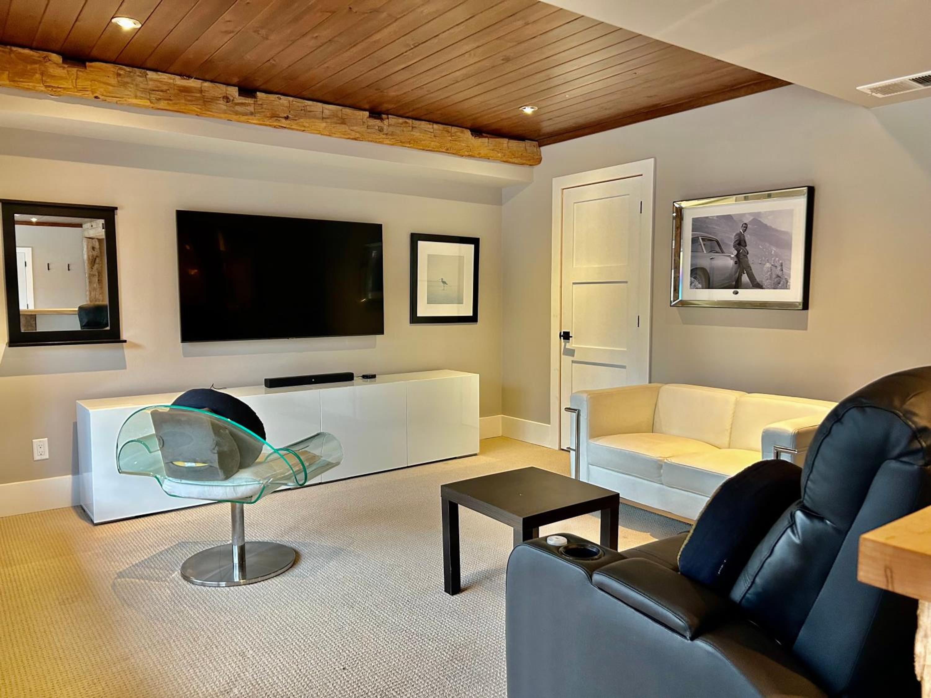 The Rowanwood - Muskoka Cottage Retreat