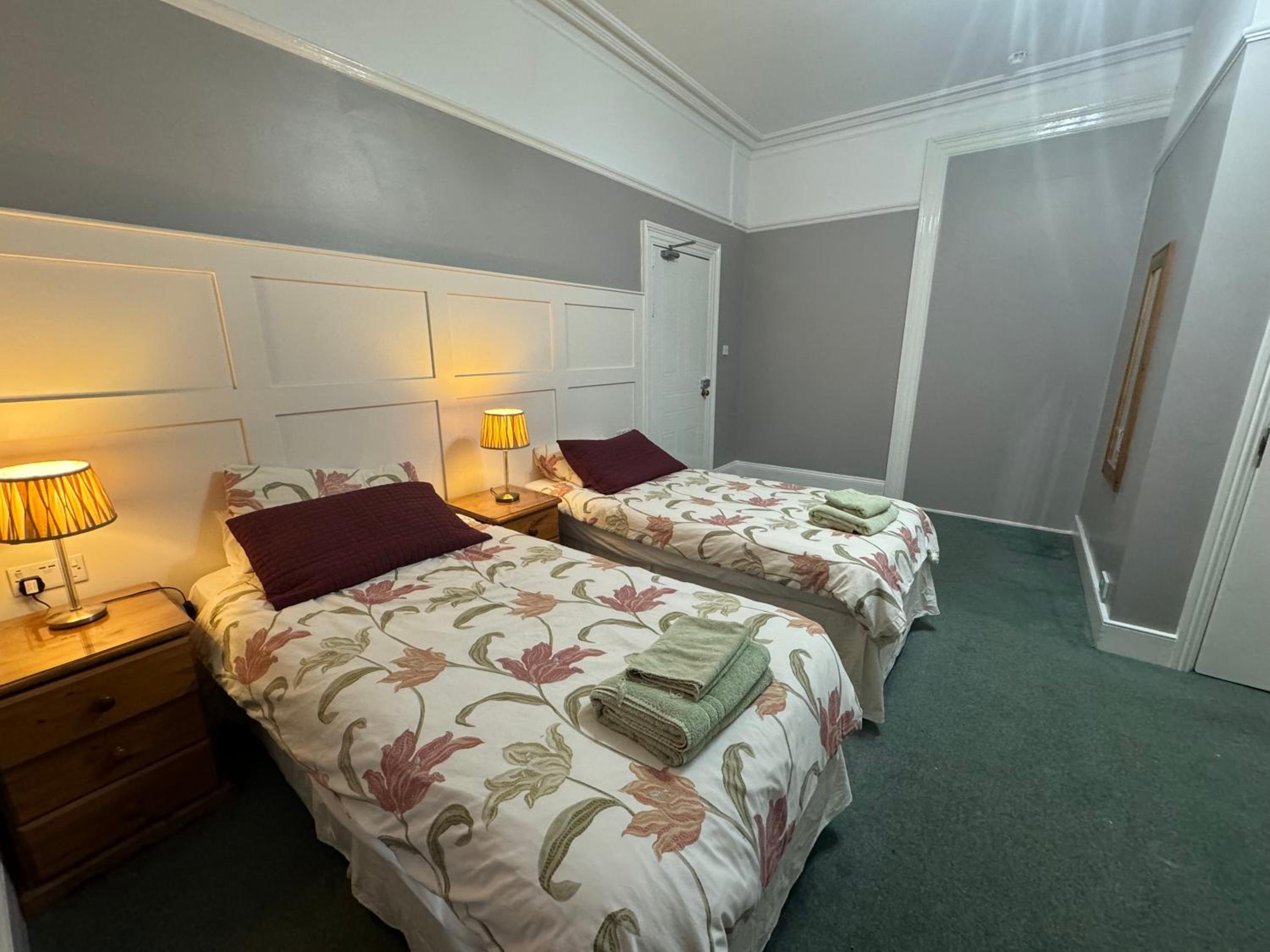 The Bliss 2 Home stay, En-suite, Self check-in with Smart Lock, Non Smoking Home in and out, Zero tolerance for noise after 11pm view 2