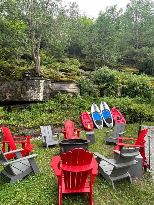 The Rowanwood - Muskoka Cottage Retreat