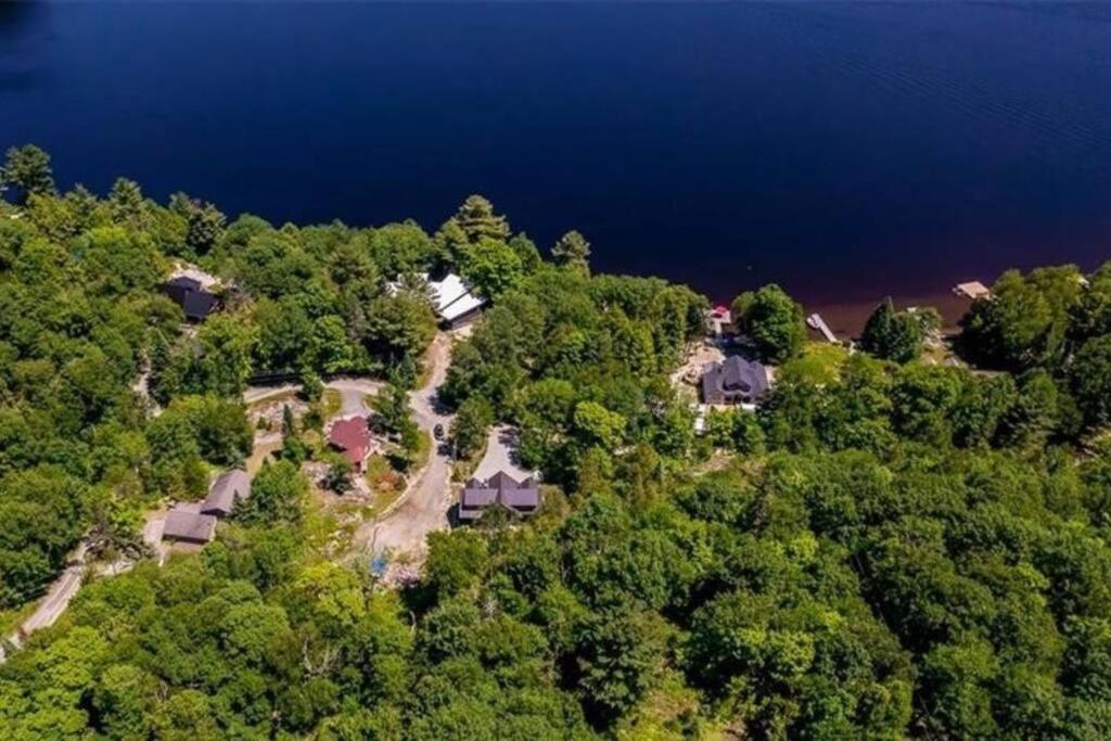 The Rowanwood - Muskoka Cottage Retreat