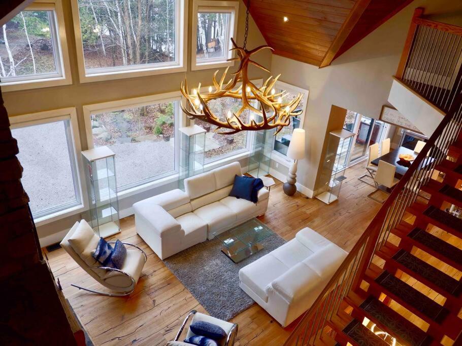 The Rowanwood - Muskoka Cottage Retreat