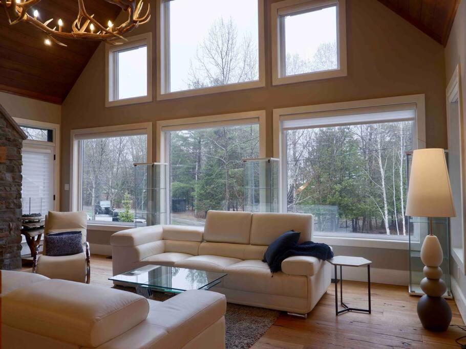 The Rowanwood - Muskoka Cottage Retreat