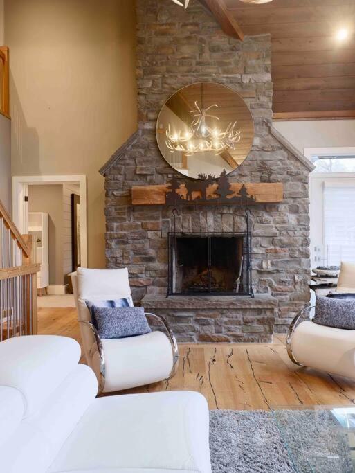 The Rowanwood - Muskoka Cottage Retreat