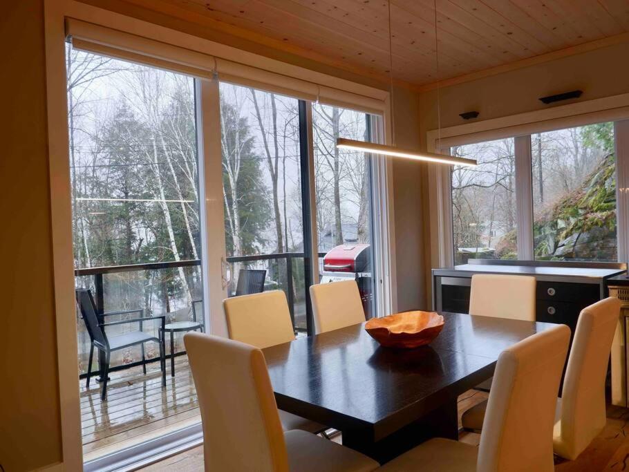 The Rowanwood - Muskoka Cottage Retreat