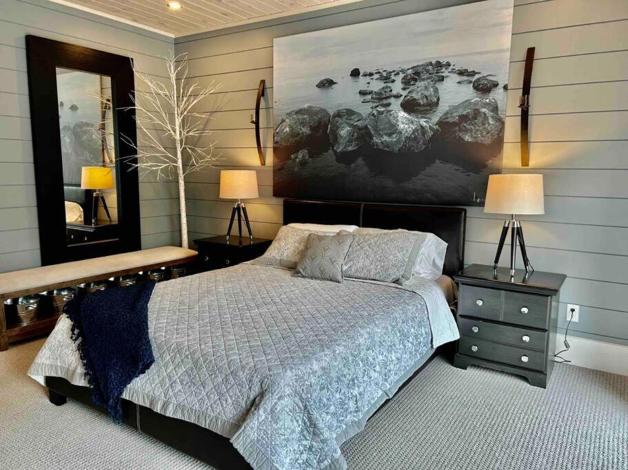 The Rowanwood - Muskoka Cottage Retreat