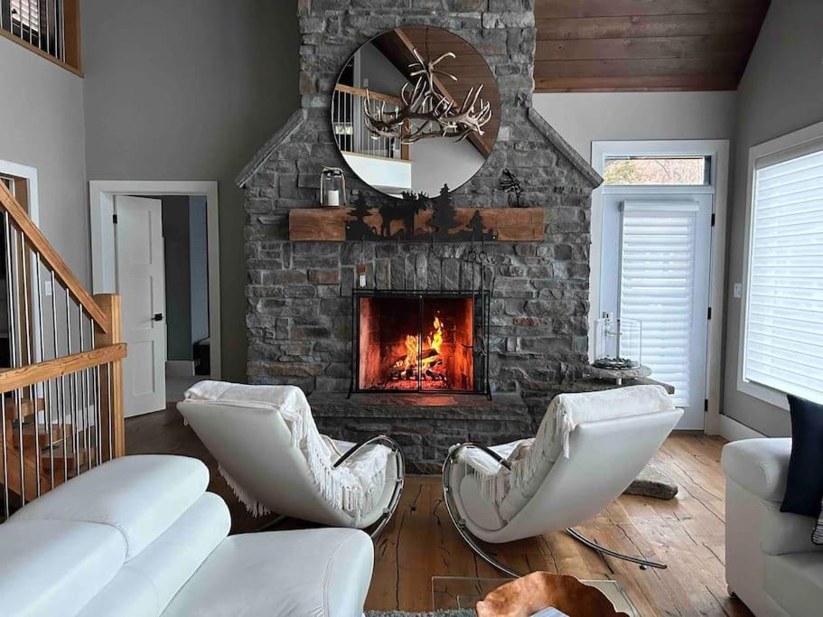 The Rowanwood - Muskoka Cottage Retreat