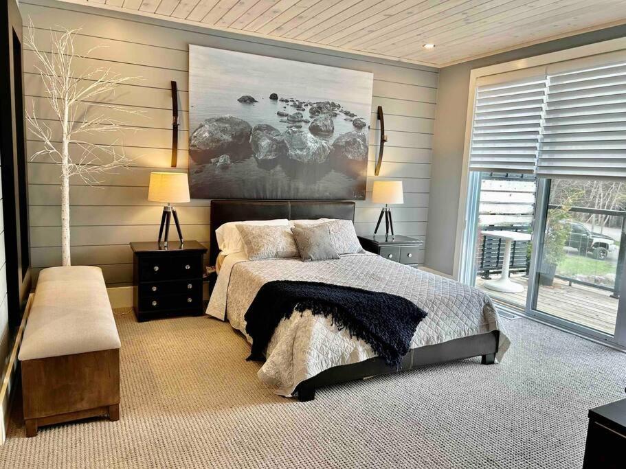 The Rowanwood - Muskoka Cottage Retreat