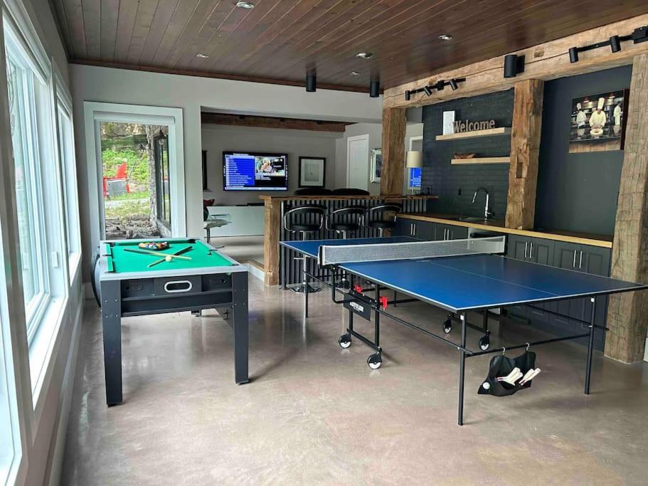 The Rowanwood - Muskoka Cottage Retreat