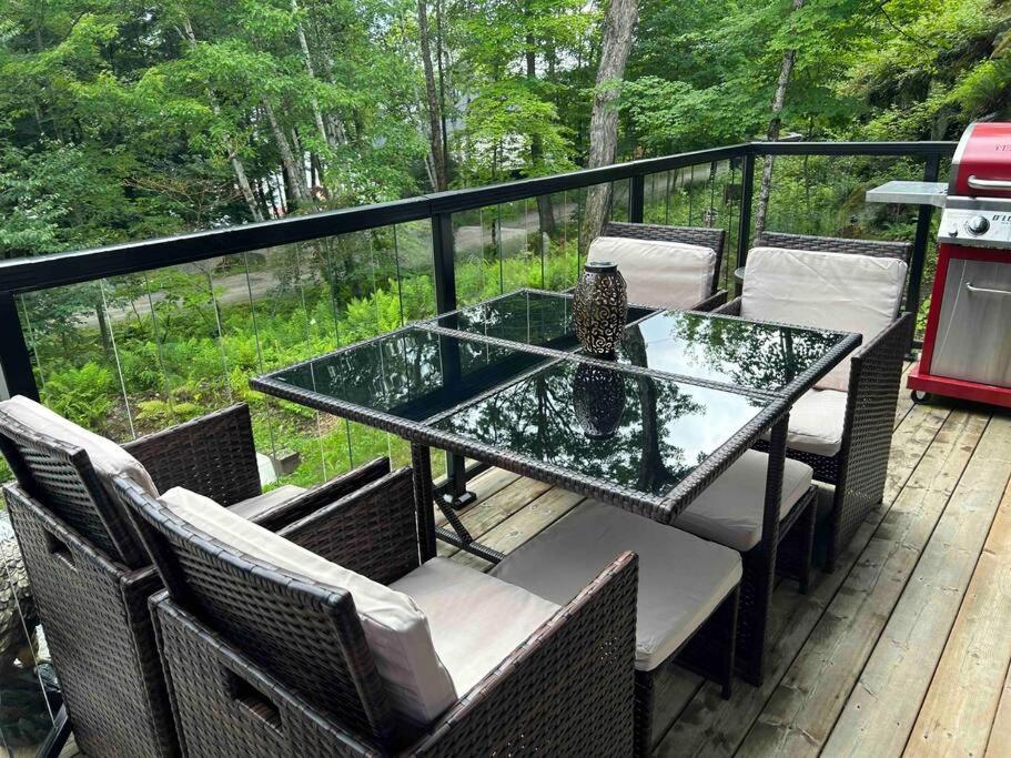The Rowanwood - Muskoka Cottage Retreat