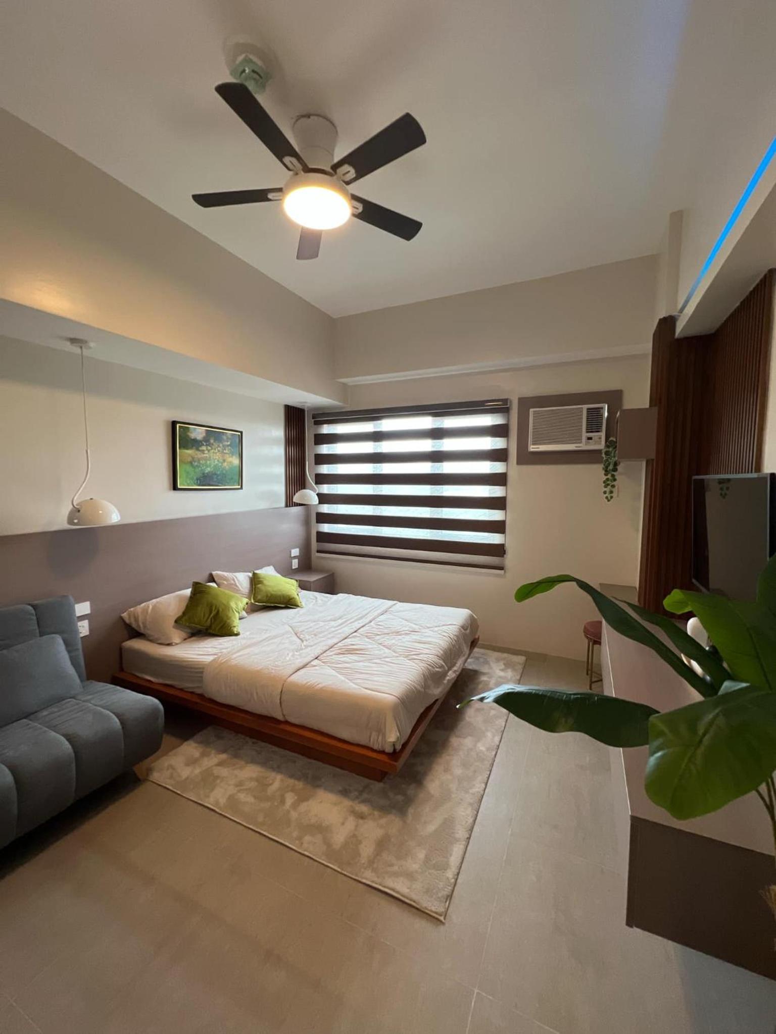 Cozy Luxe Apartment Hotel Feels, Home Comfort walk to IT Park, Netflix, Wifi, Pool view 2