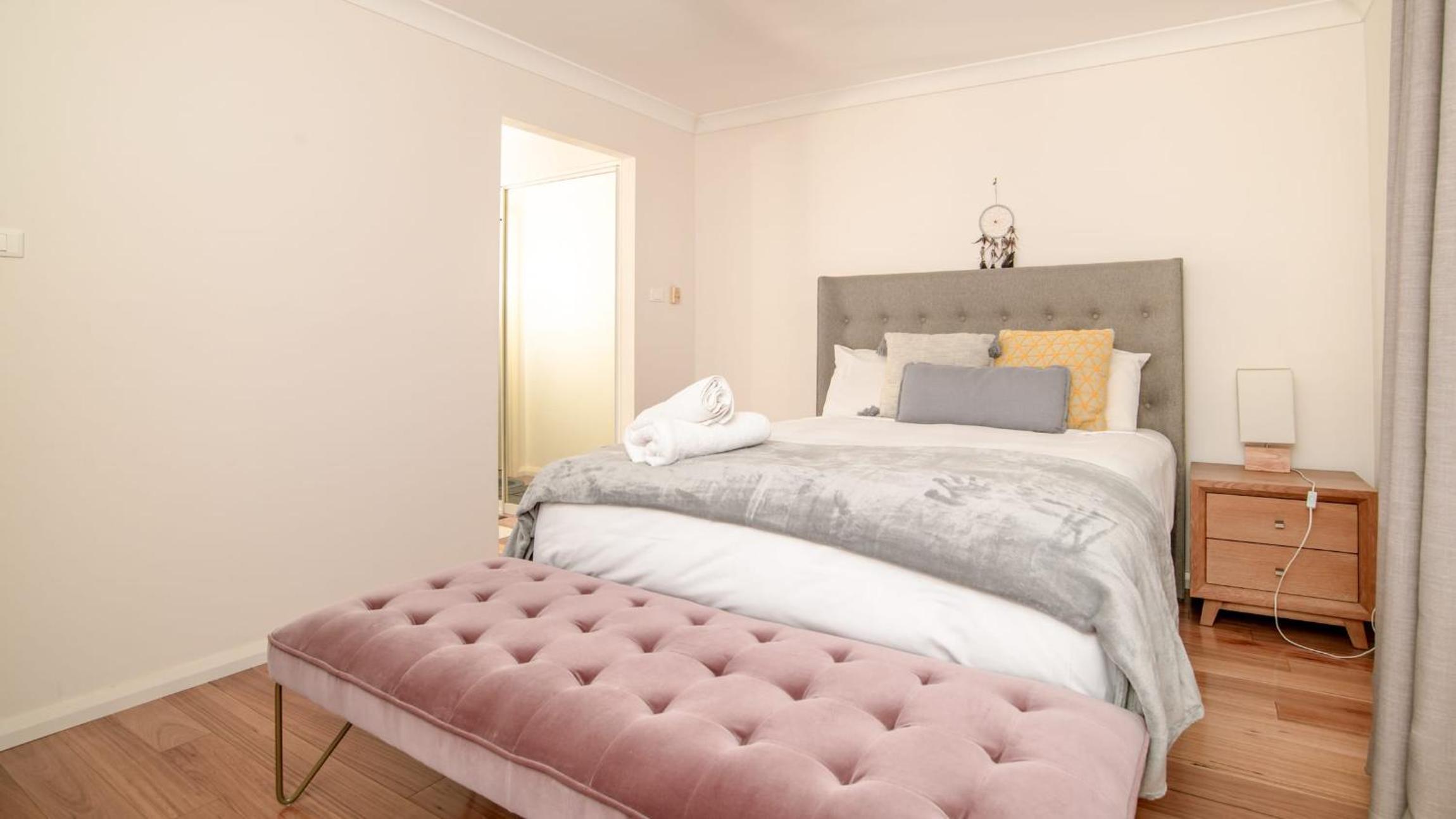 3bedroom Townhouse at Dundas