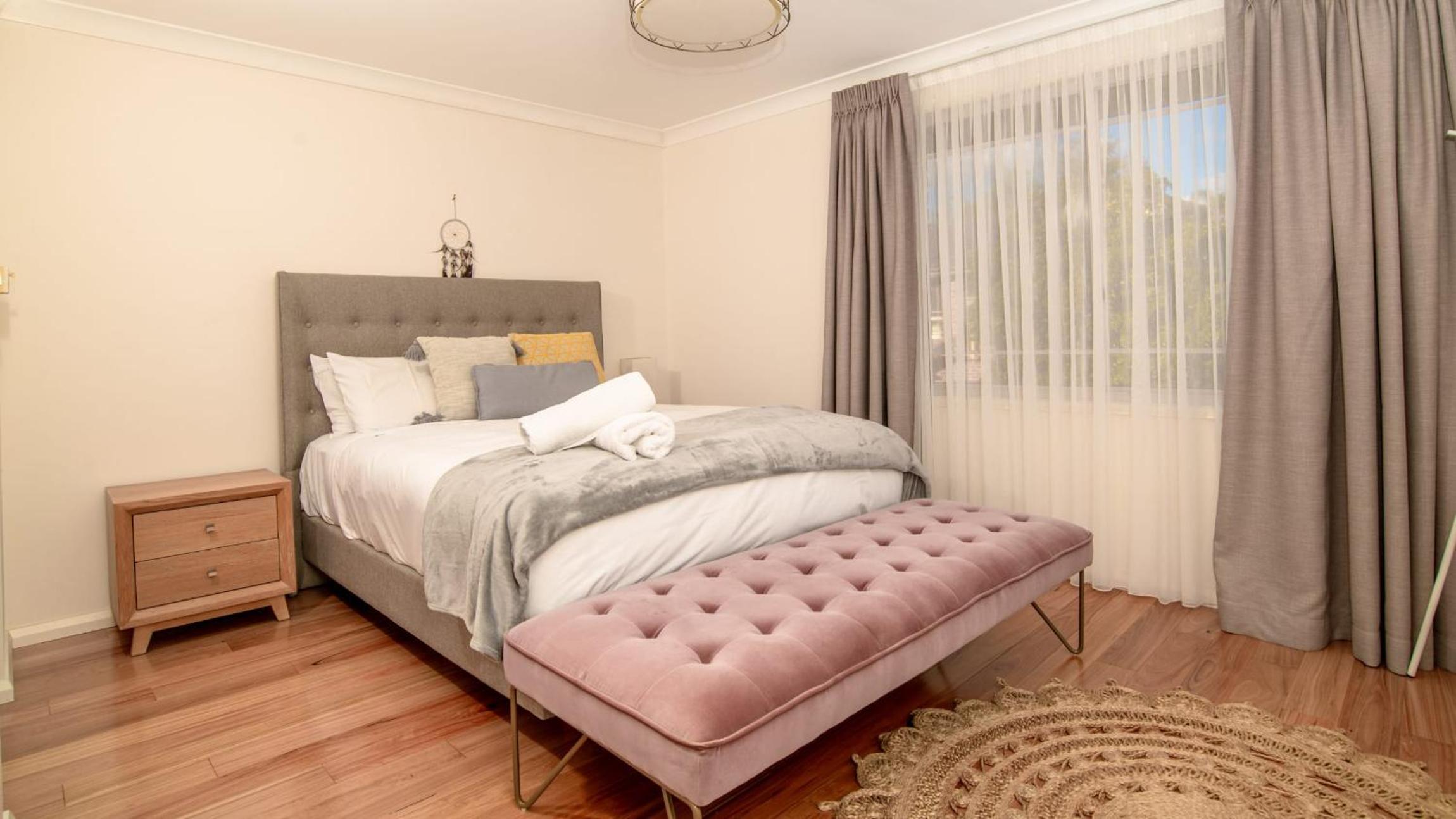 3bedroom Townhouse at Dundas