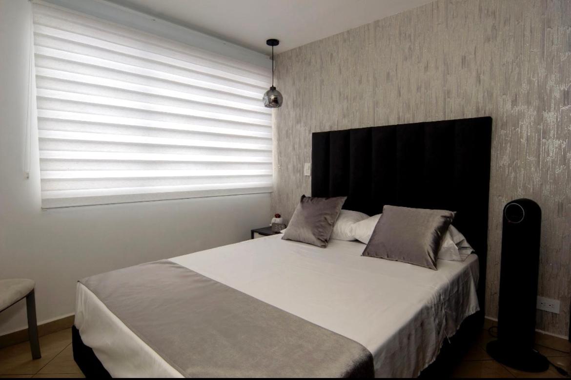 Modern Two Bedroom Laureles Apt
