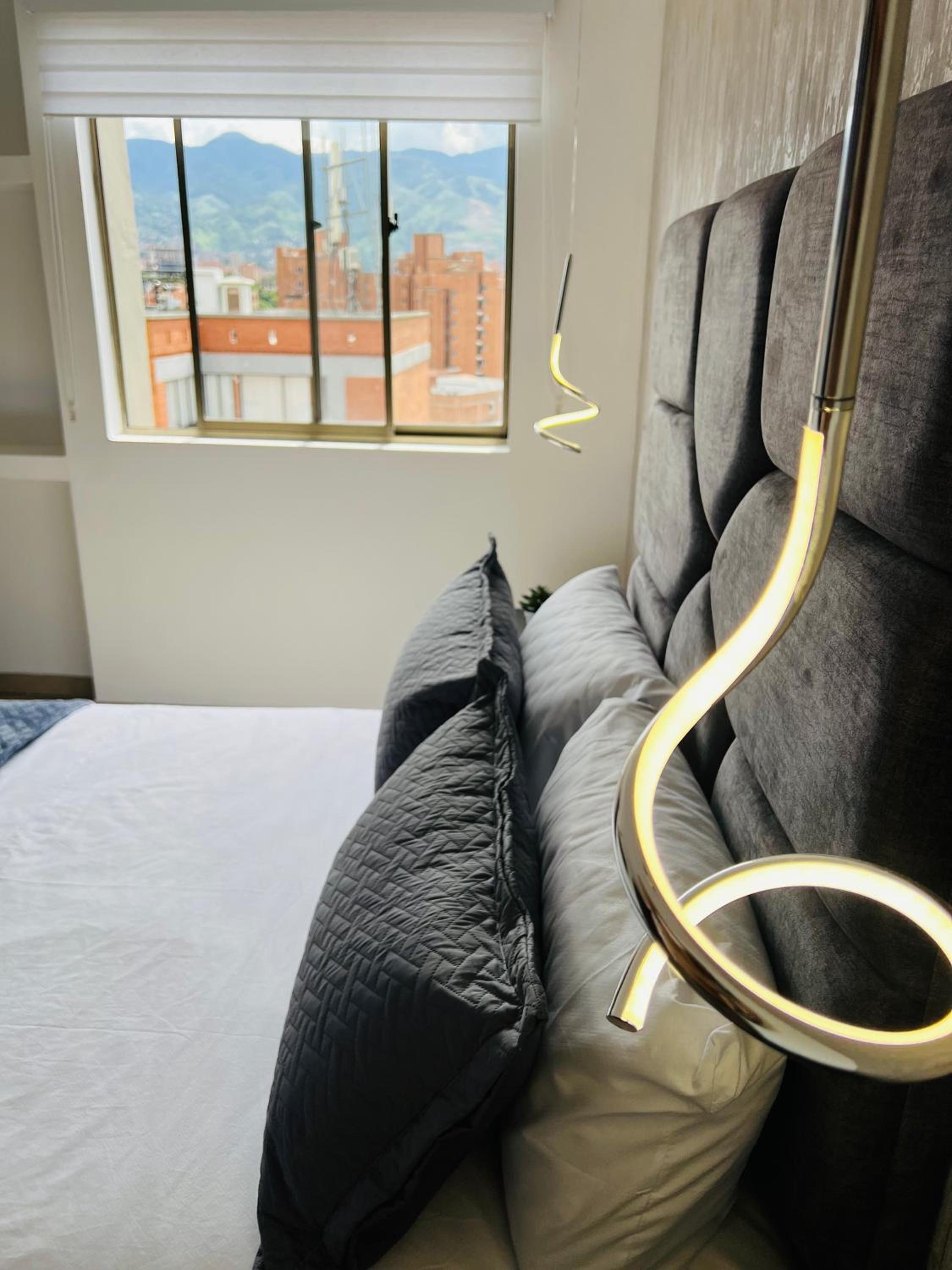 Modern Two Bedroom Laureles Apt