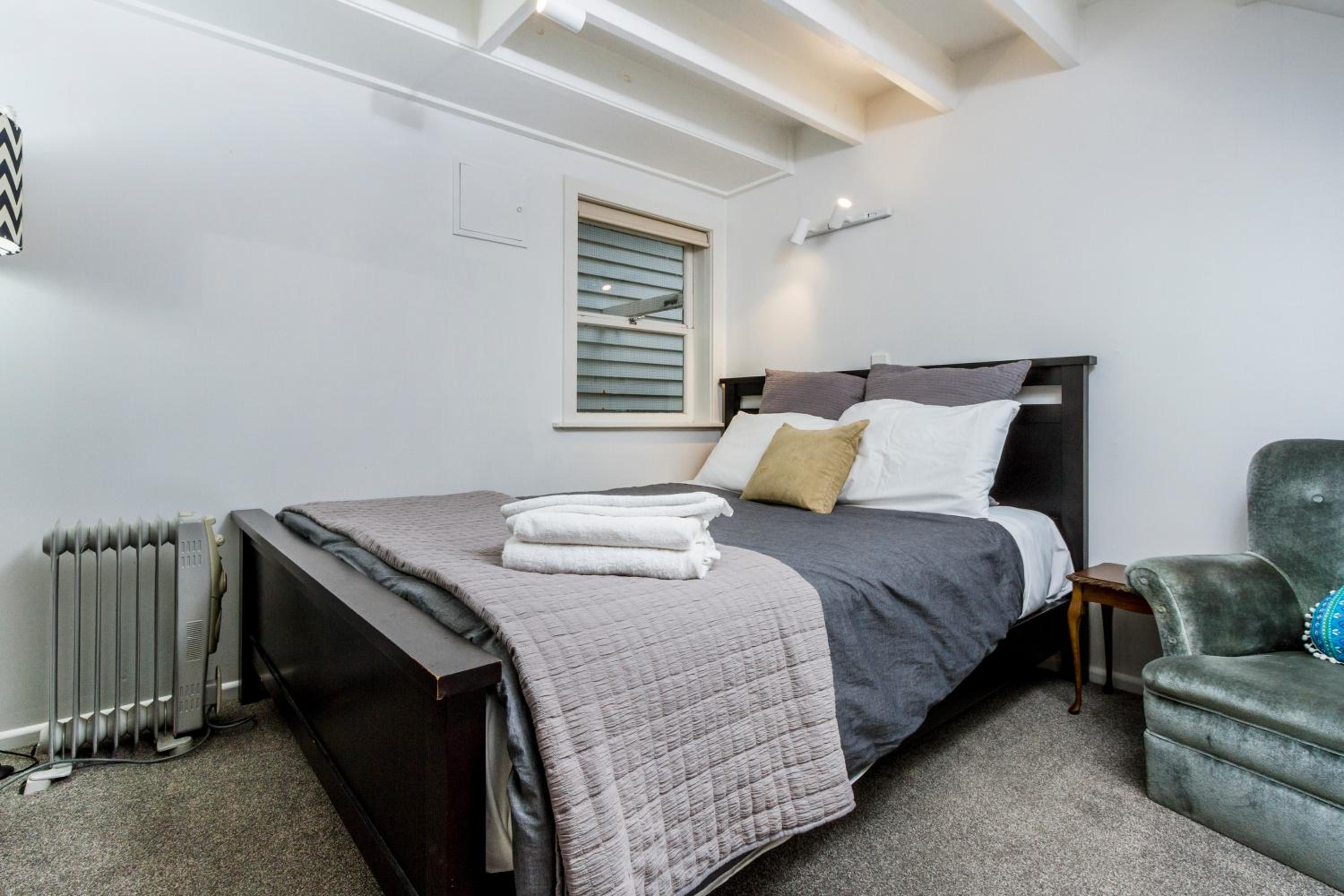 Cosy One Bedroom Flat Plus Loft view 3