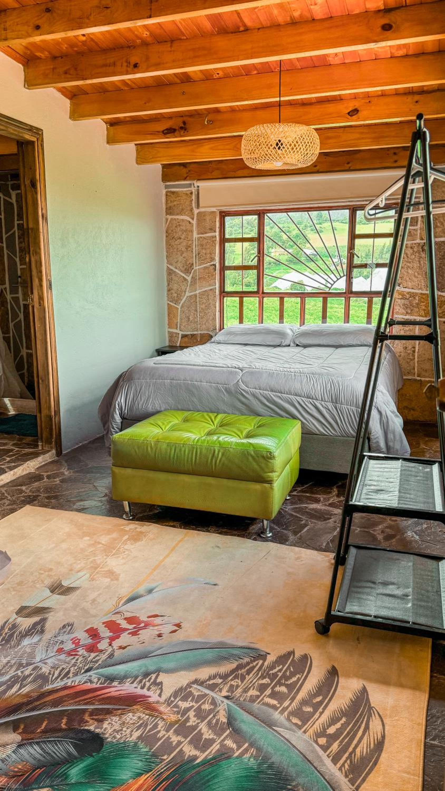 CASA DE PIEDRA EL ZAPATO