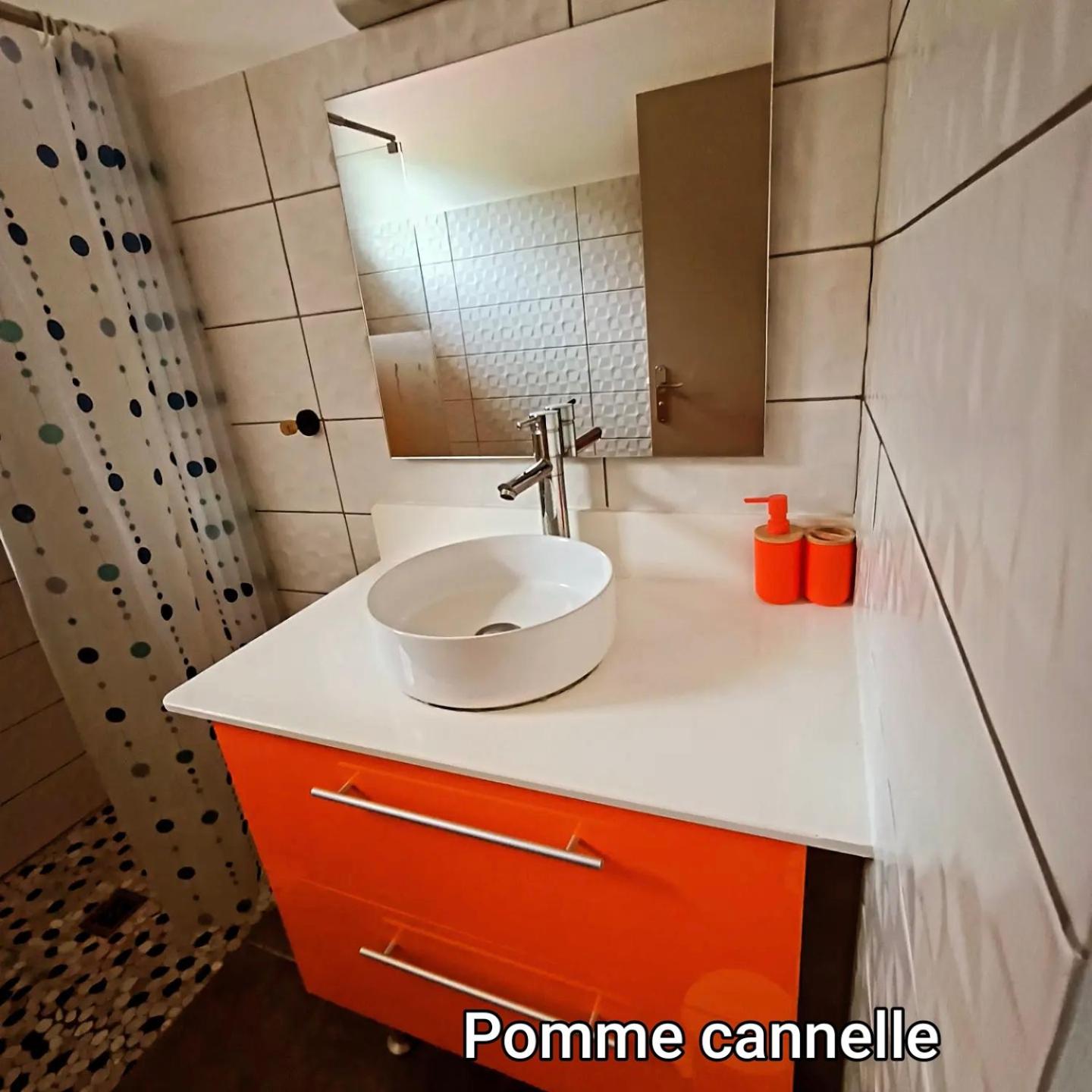 POMME Cannelles