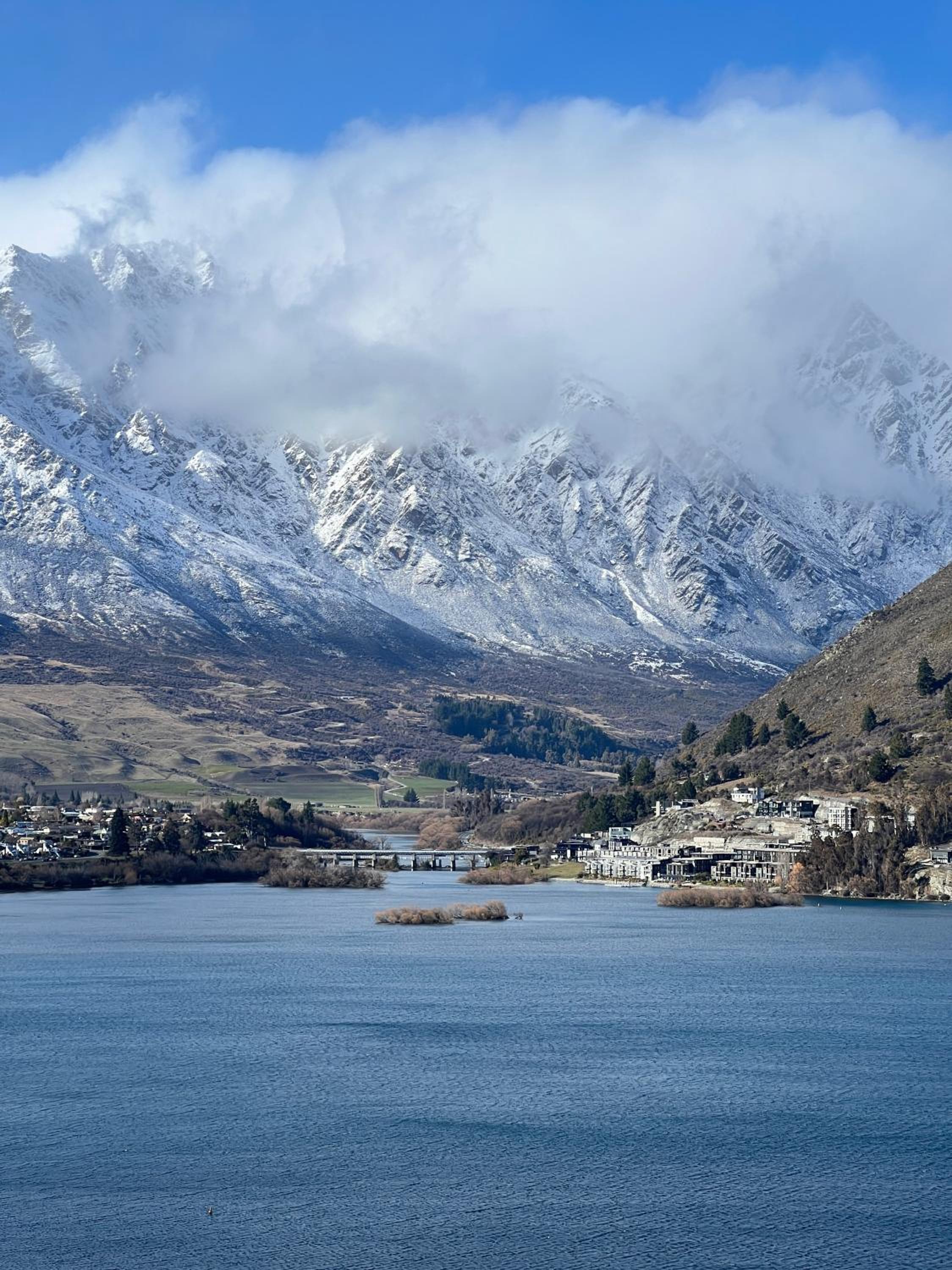 Stunning Lakeview Holiday House Queenstown