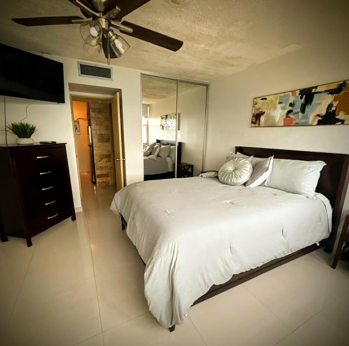 Beachfront Apartment in Marbella del Caribe view 4
