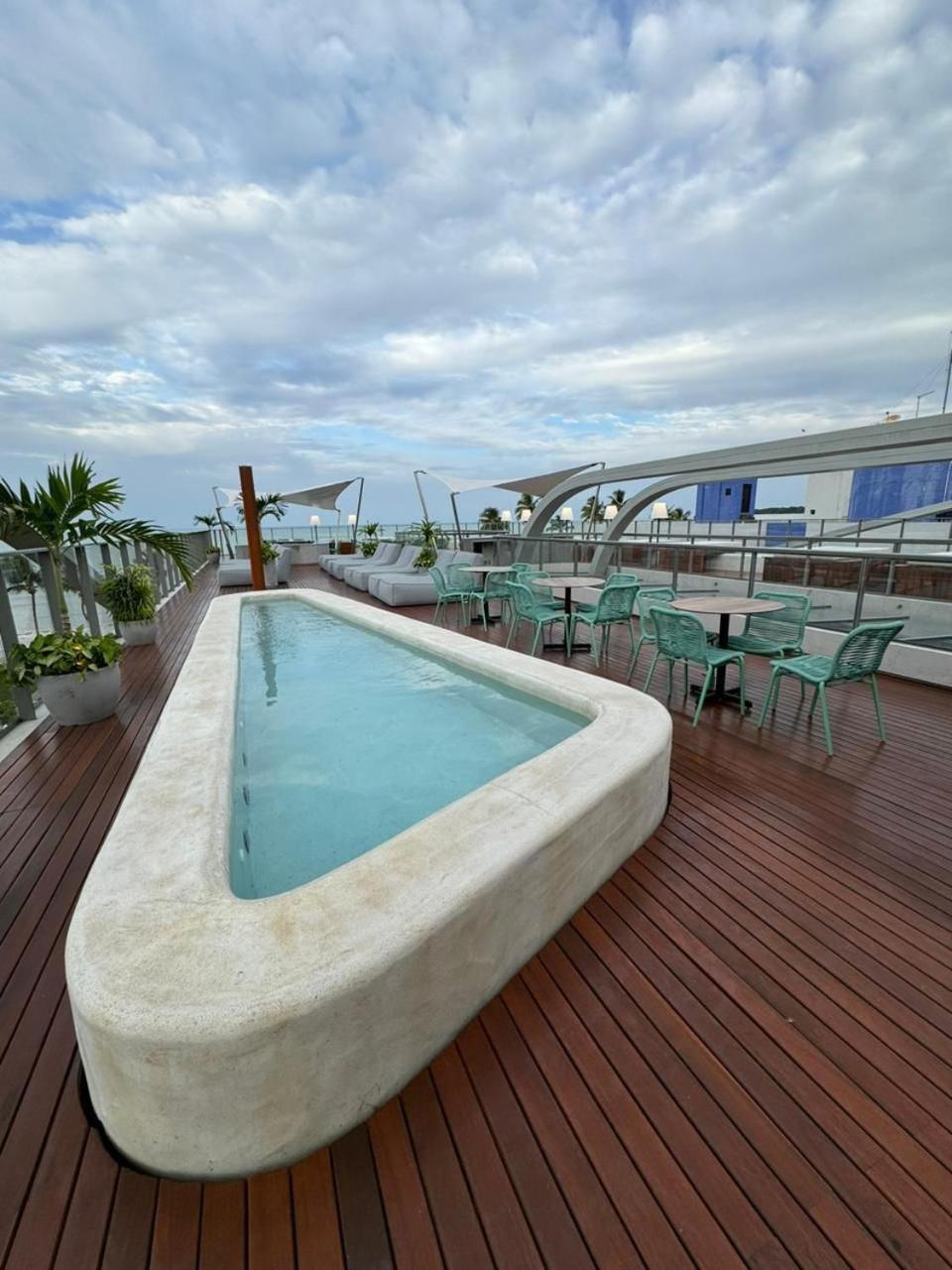 Setai Yacth, Flat para até 03 pessoas a beira mar do Cabo Branco