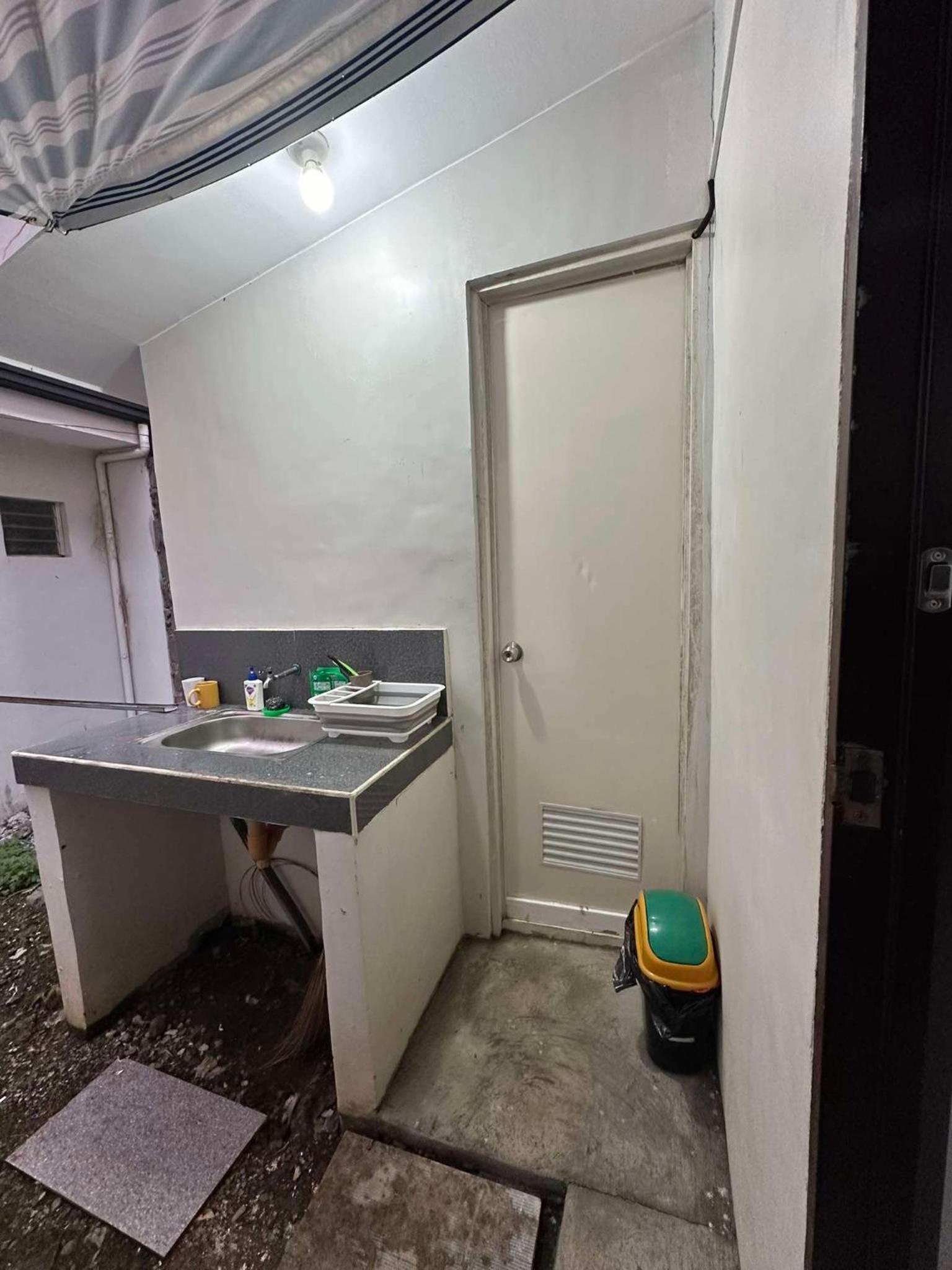 Entire Townhouse - SANTO TOMAS BATANGAS