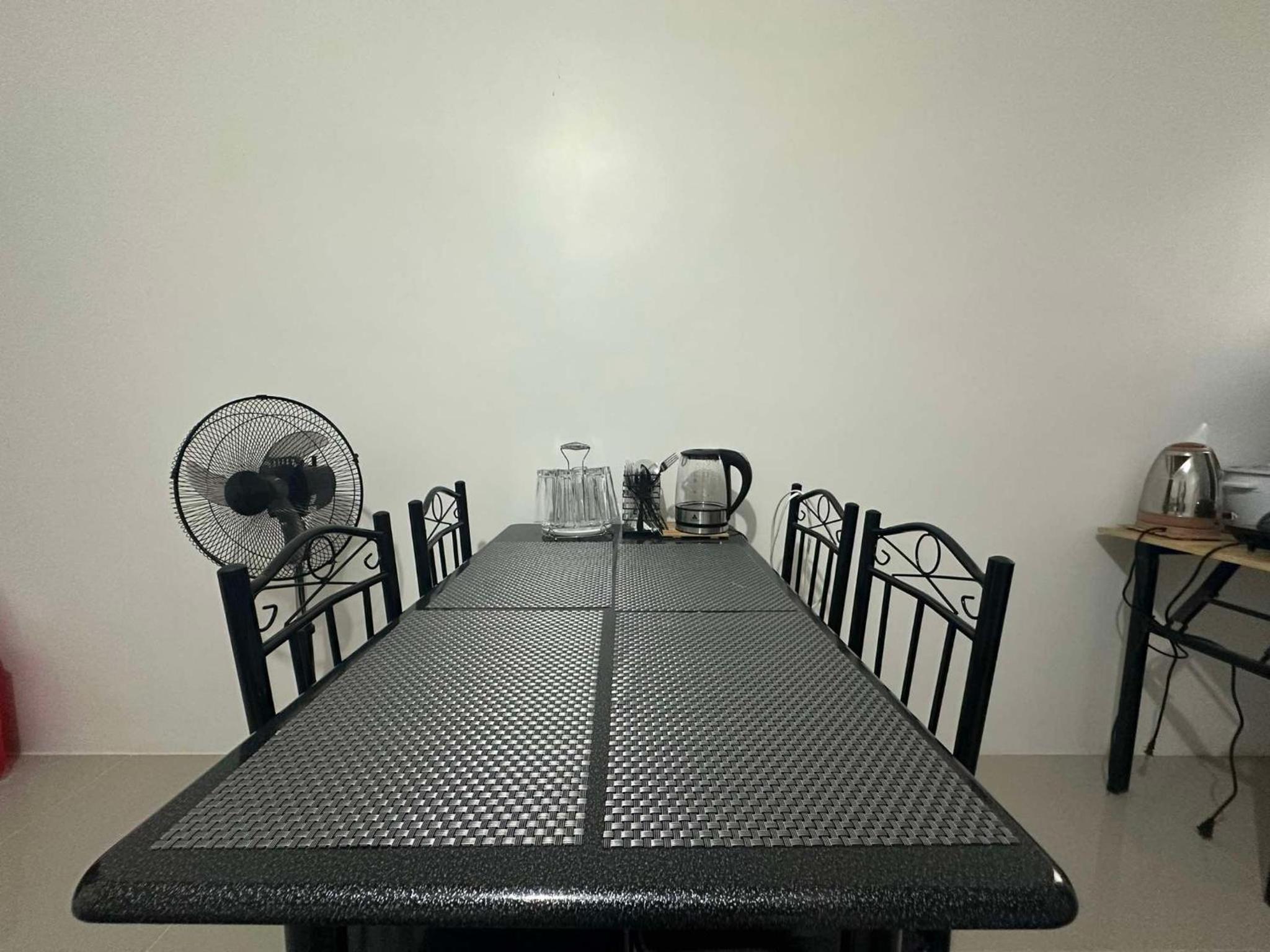 Entire Townhouse - SANTO TOMAS BATANGAS