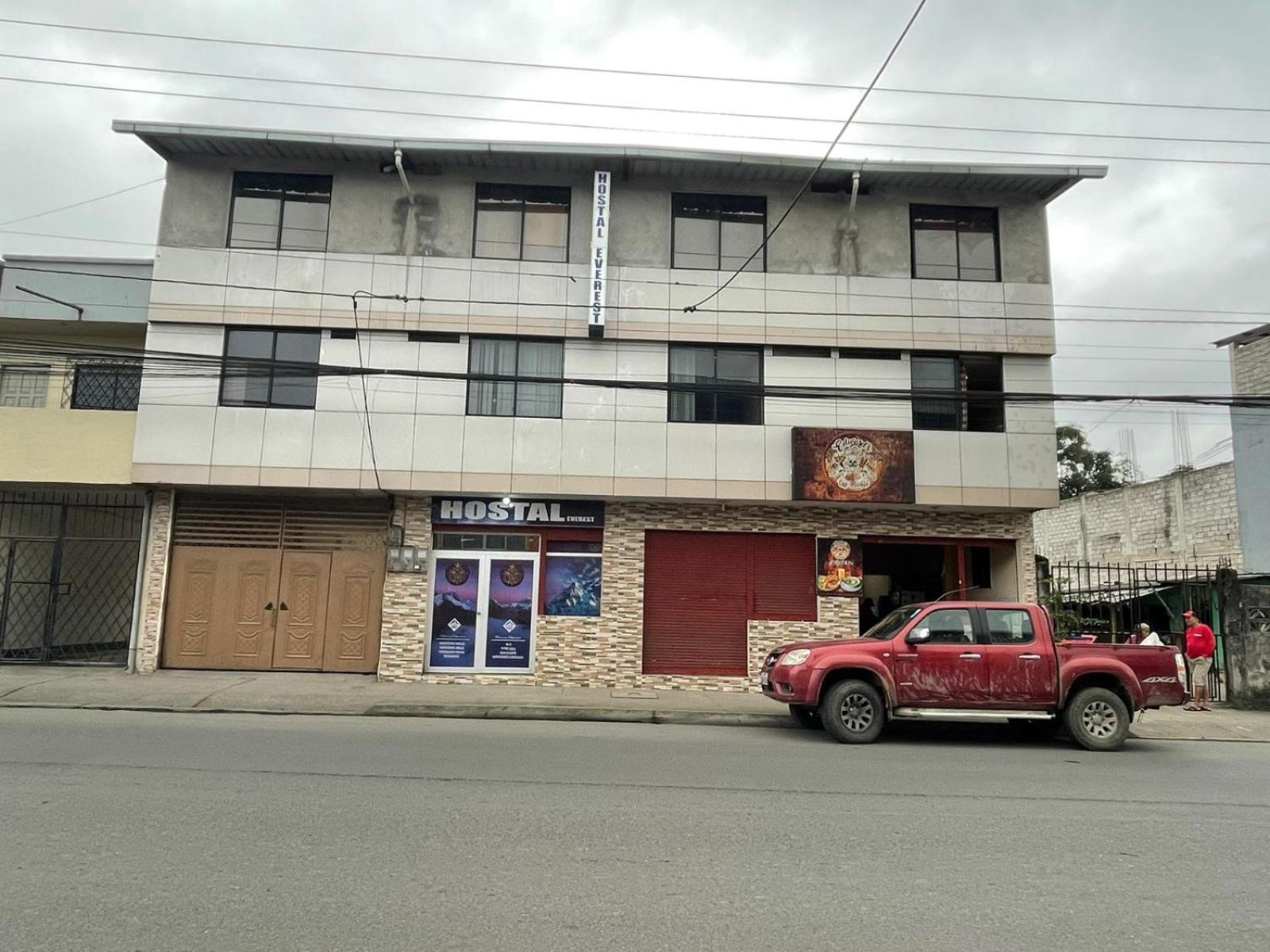 Hostal Everest