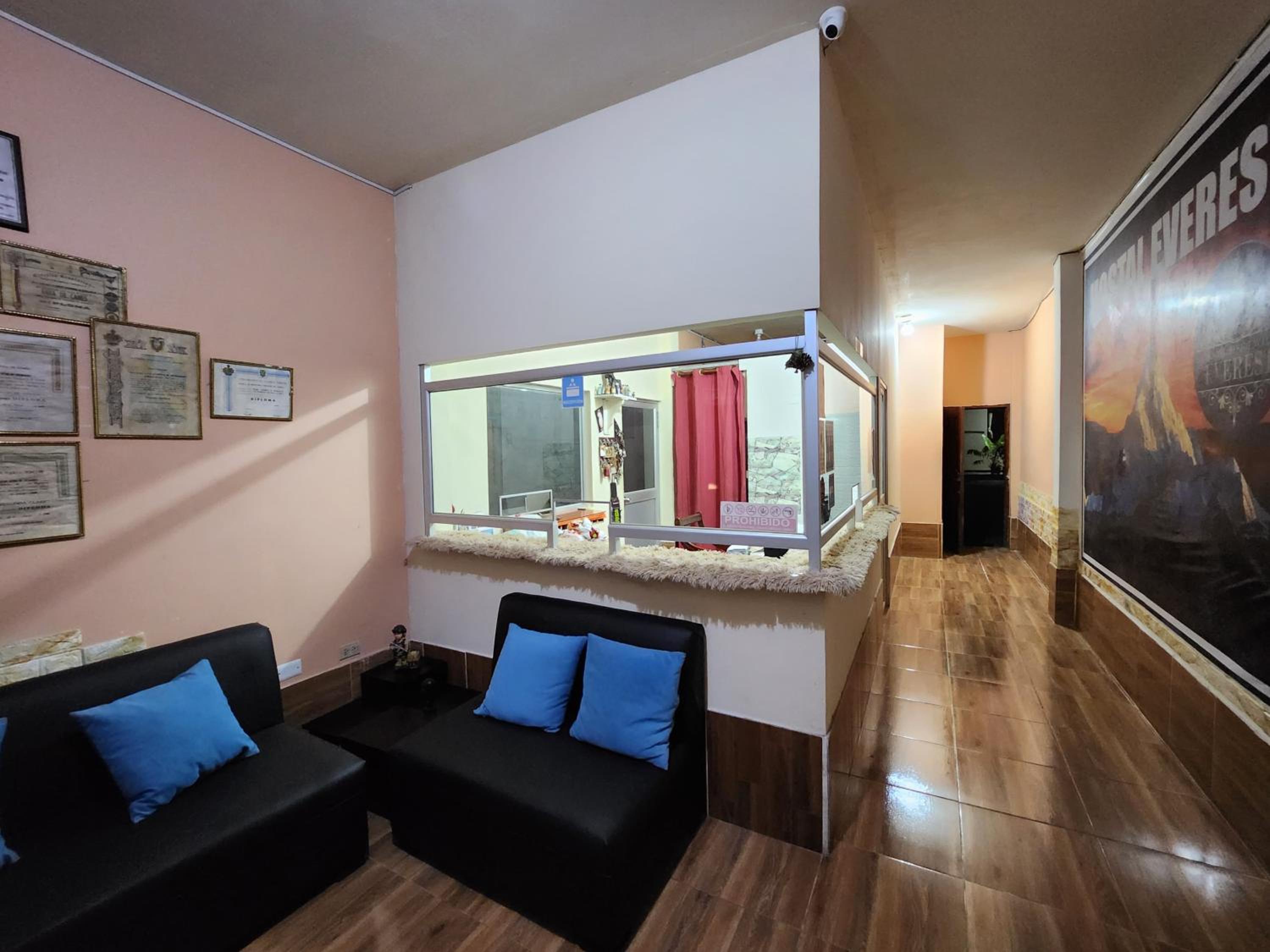 Hostal Everest