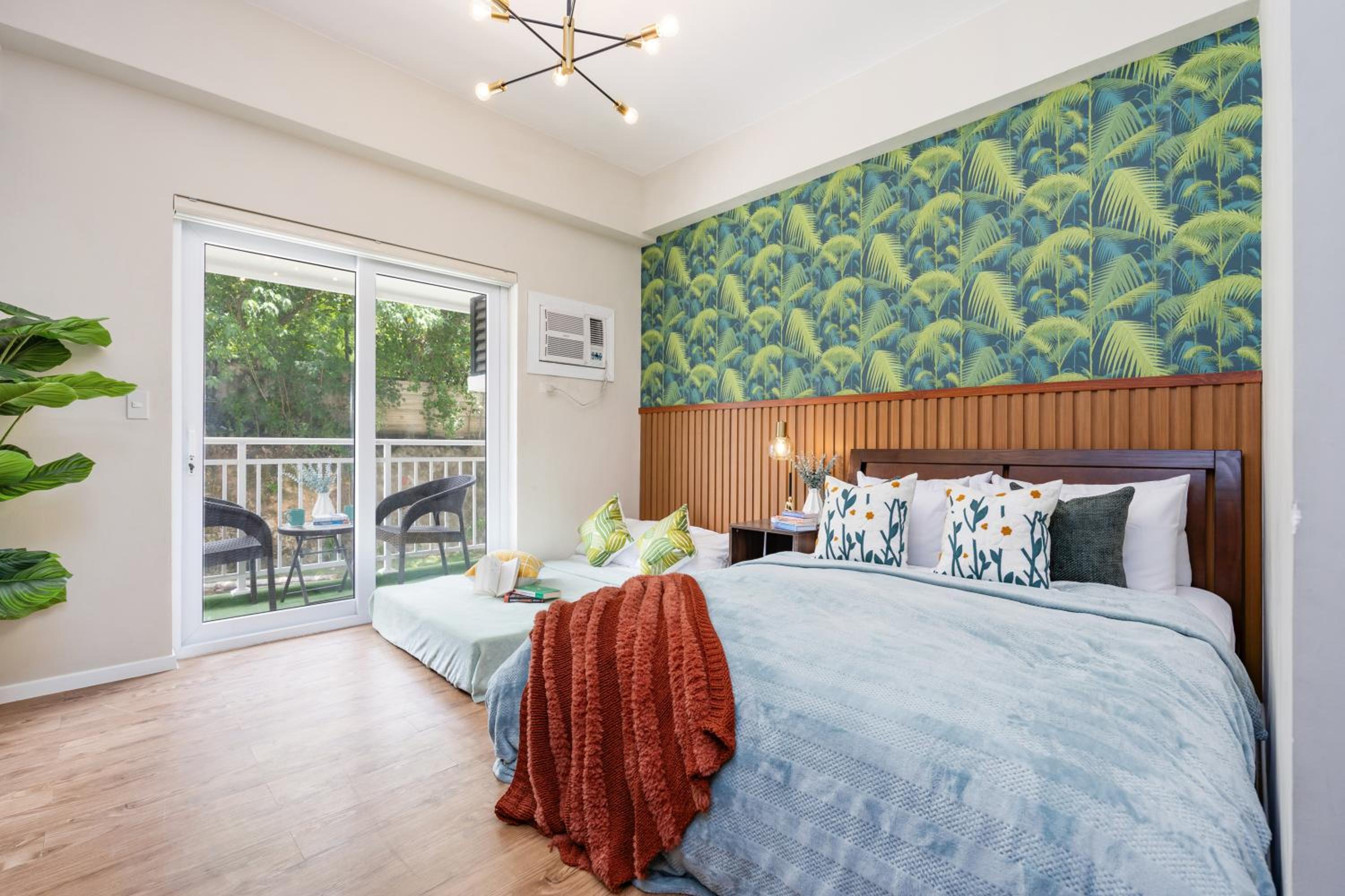 AMANI 107B, 3 Minutes to Airport, with Gym & Pool ,FAST WIFI, Free Netflix view 4