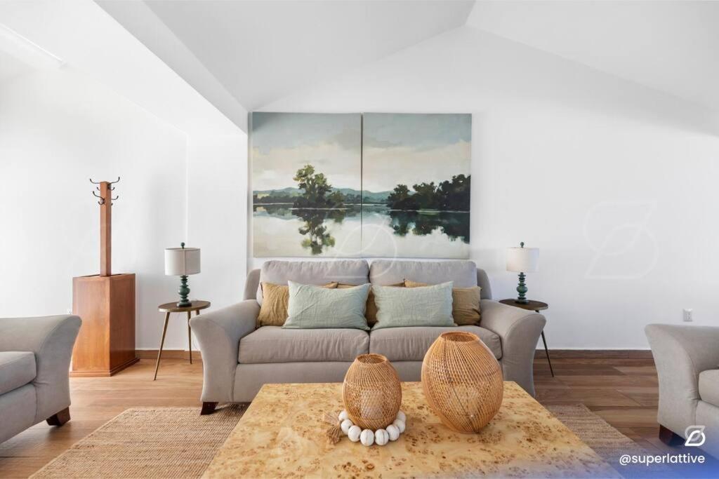 Deluxe BeachFront 4B Villa