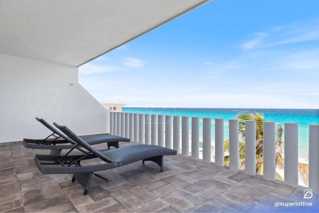Deluxe BeachFront 4B Villa