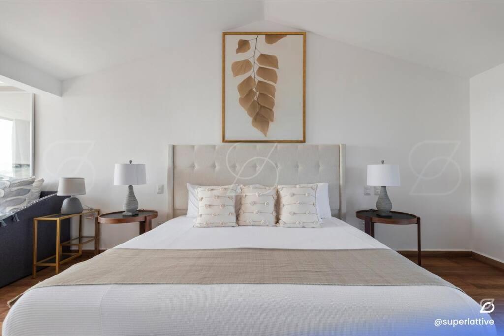 Deluxe BeachFront 4B Villa
