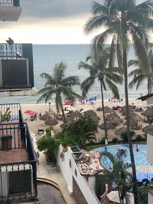 beach front one bed one bath fabulous views in zona roman view 2
