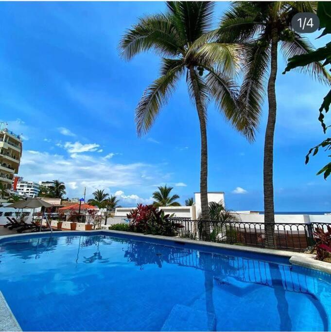 beach front one bed one bath fabulous views in zona roman view 3