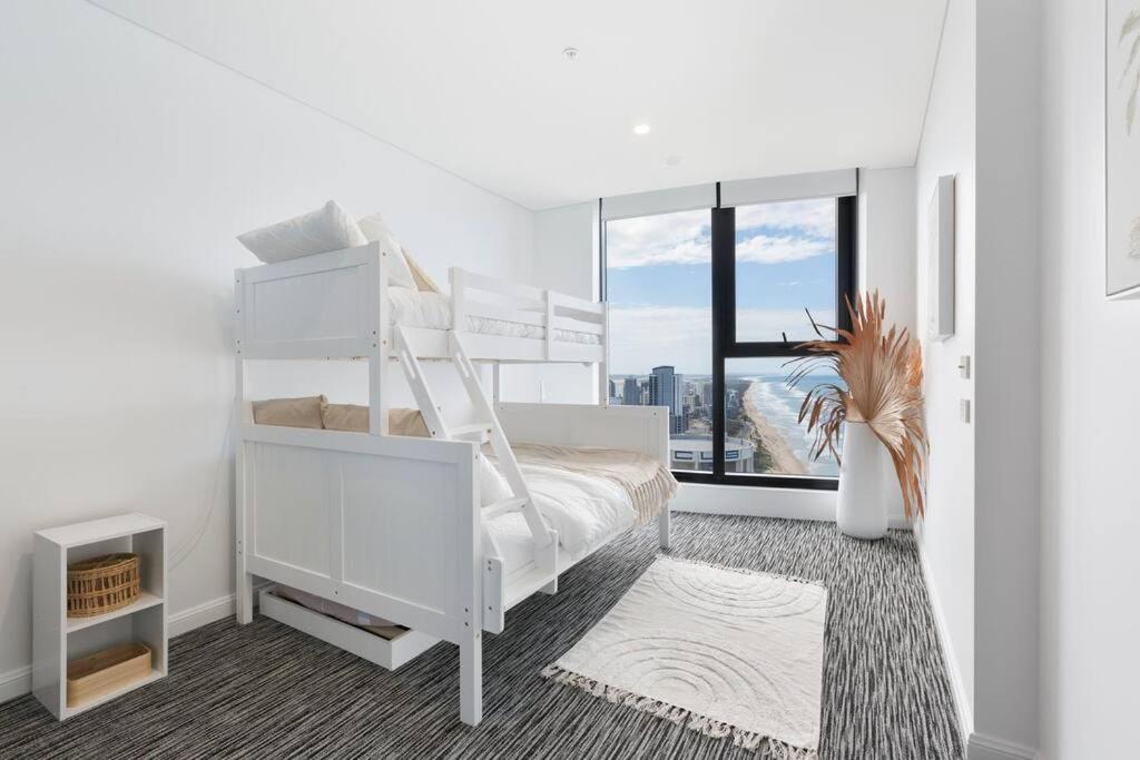 Beach front Sky Home - floor 35