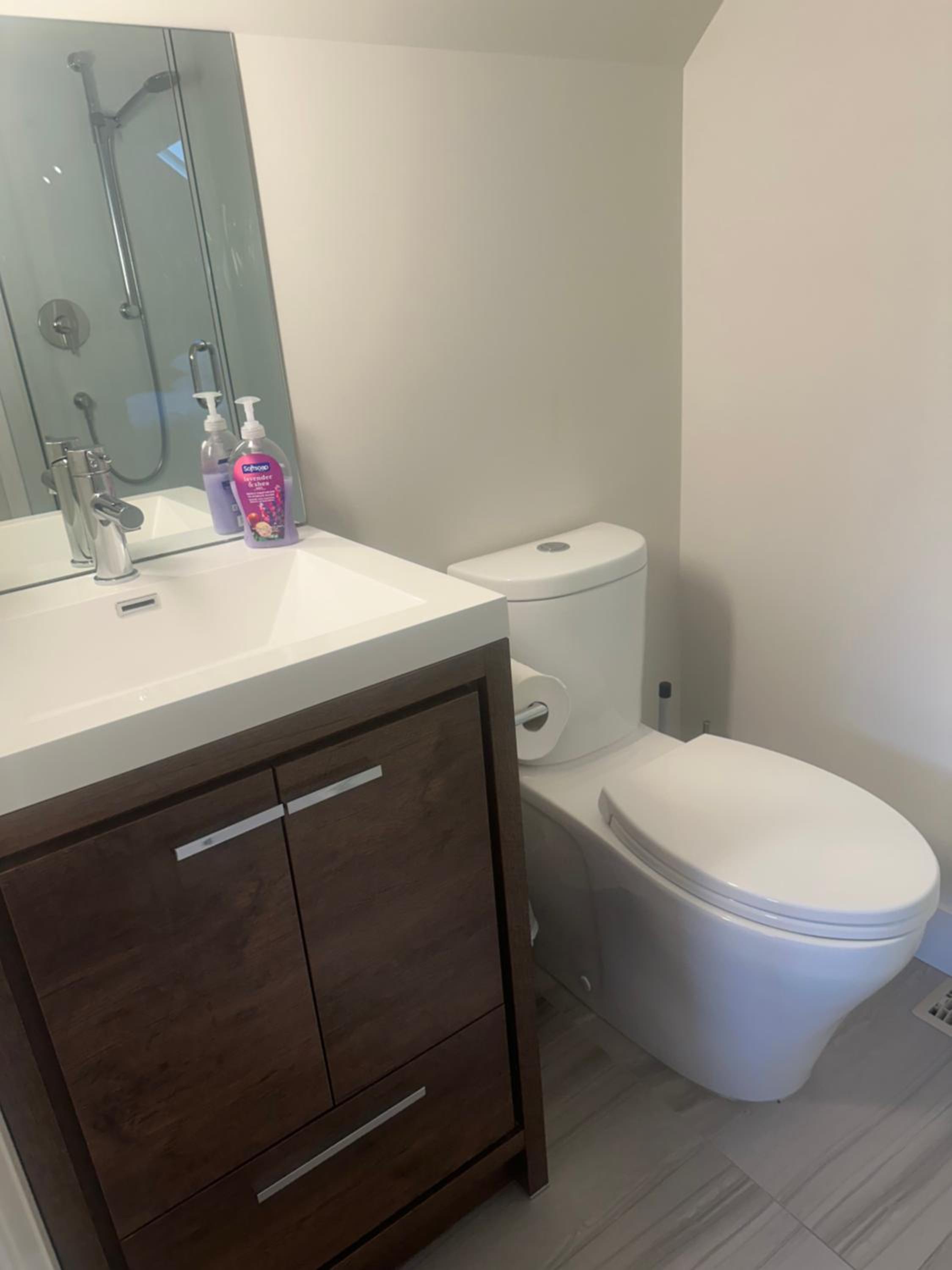 Kelowna Vacations - Upper Room in the Mission - Property Image 11