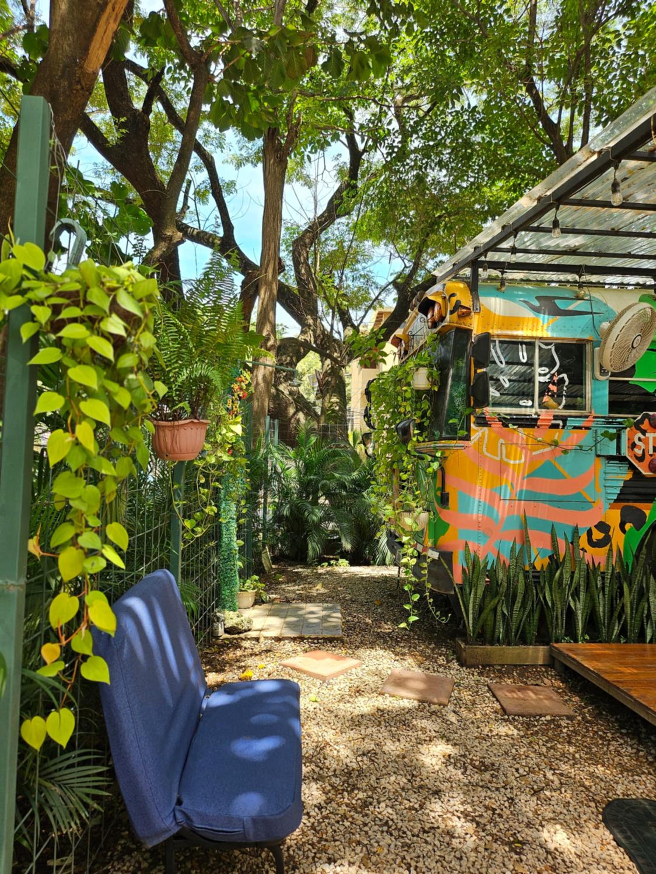 CasaBus beautiful bus dept. 50m from beach