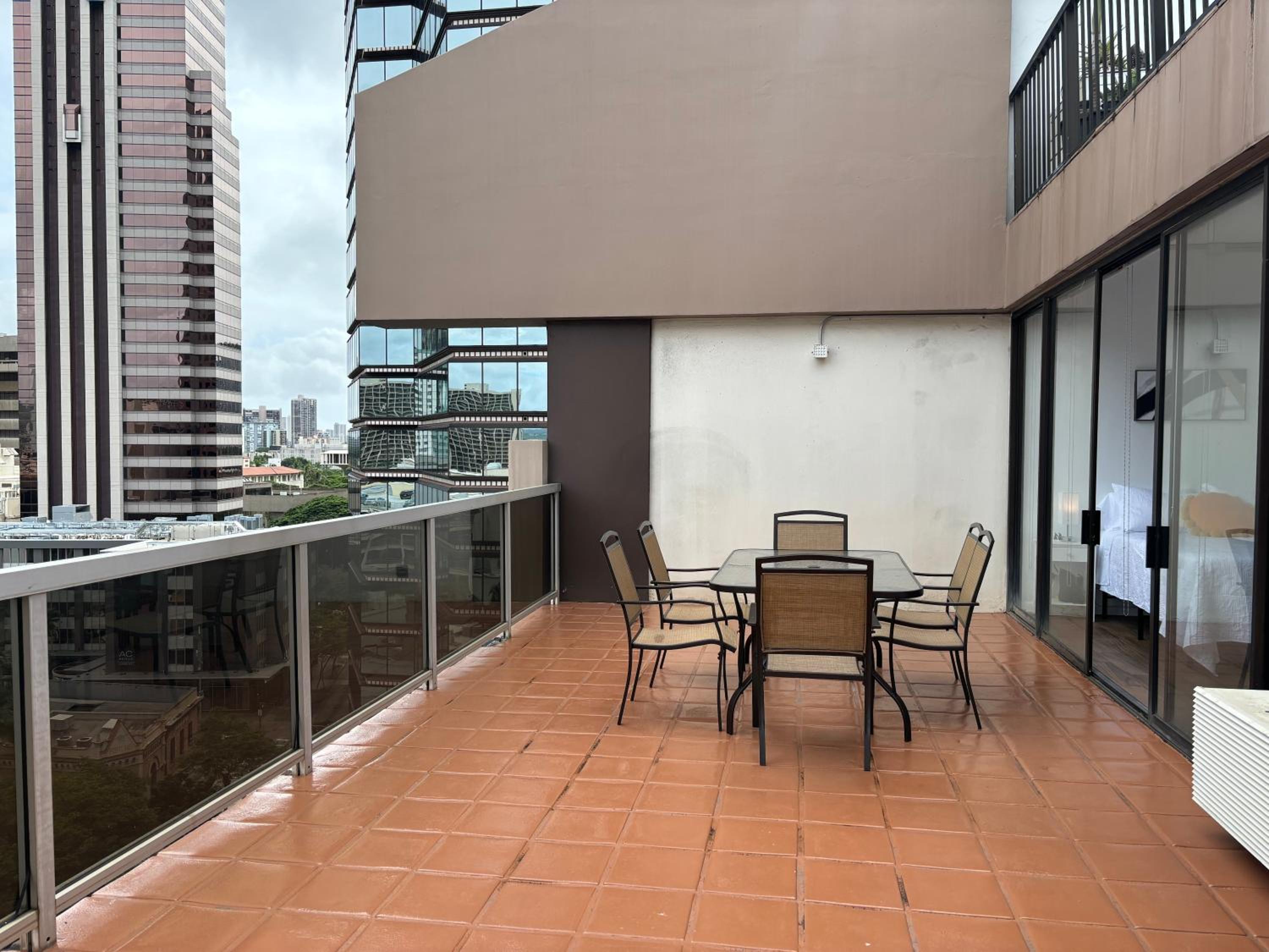 Hotel Downtown 2br Huge Patio Free Parking Wifi