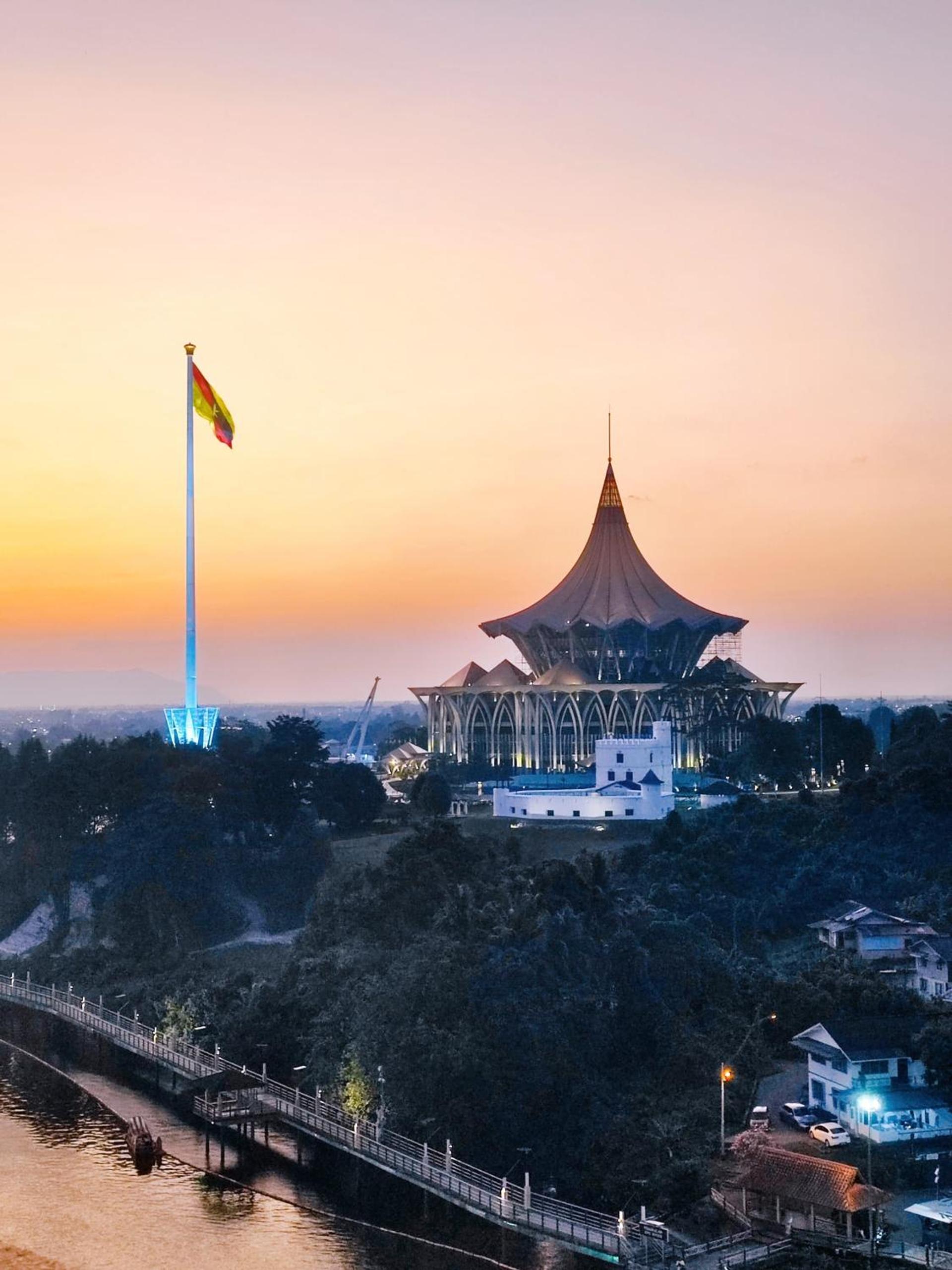 Riverbank Suites Sarawak Riverview, Waterfont Kuching City photo 3