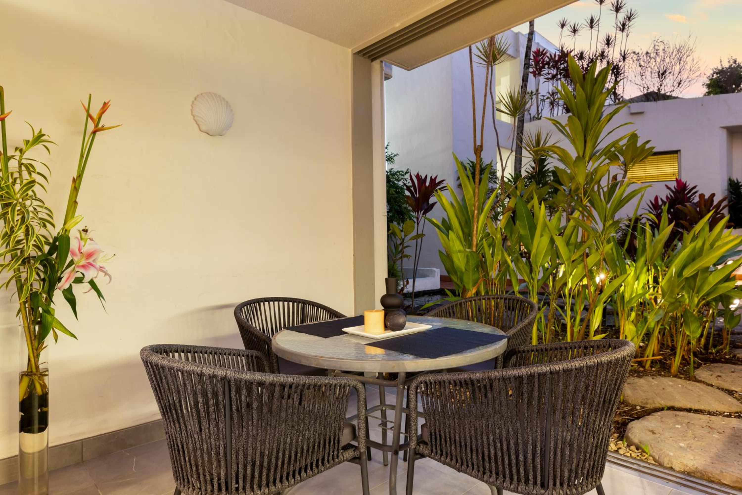 Ultra Modern Studio Apartment in Club Tropical
