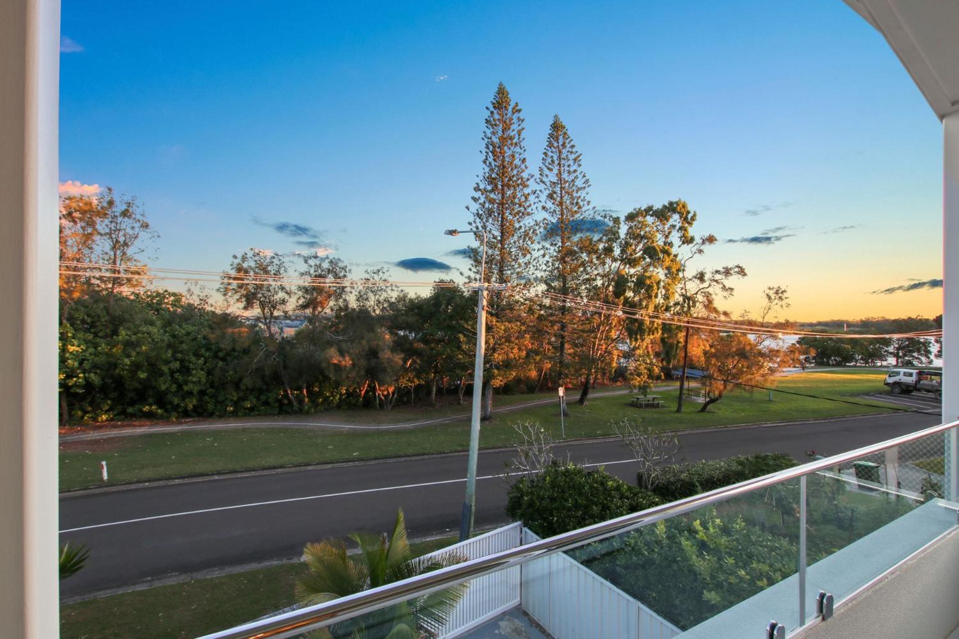 Esplanade 180, Golden Beach