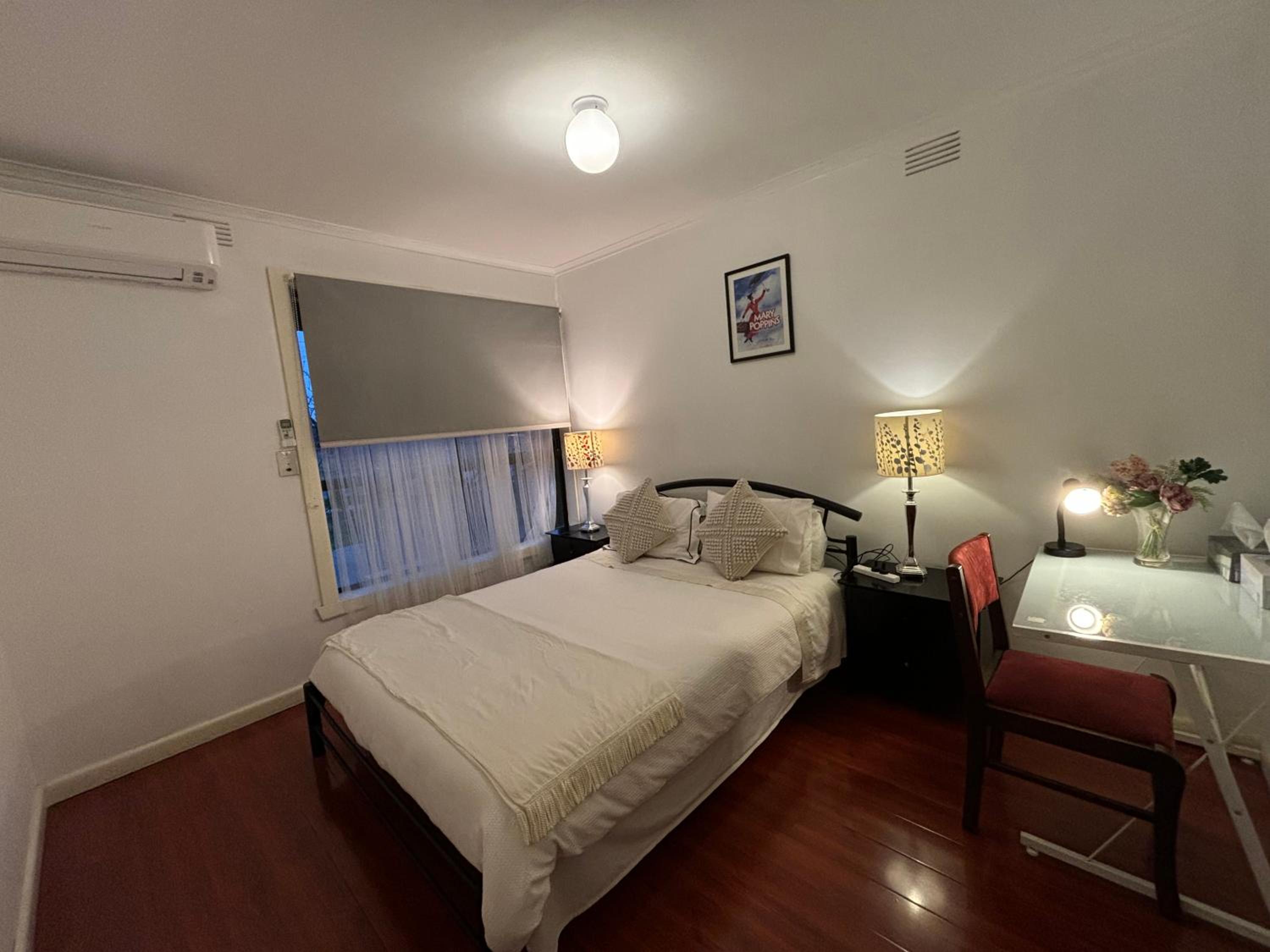 Sunny House - Melbourne Airport Home