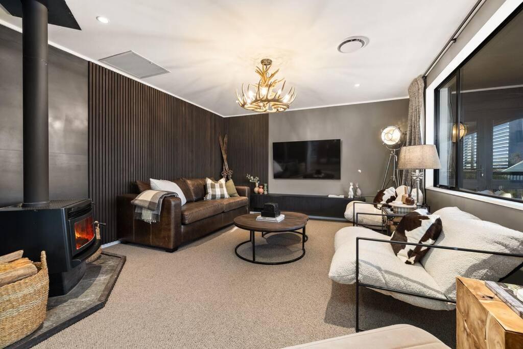 Luxury Away - Arrow Lodge view 5