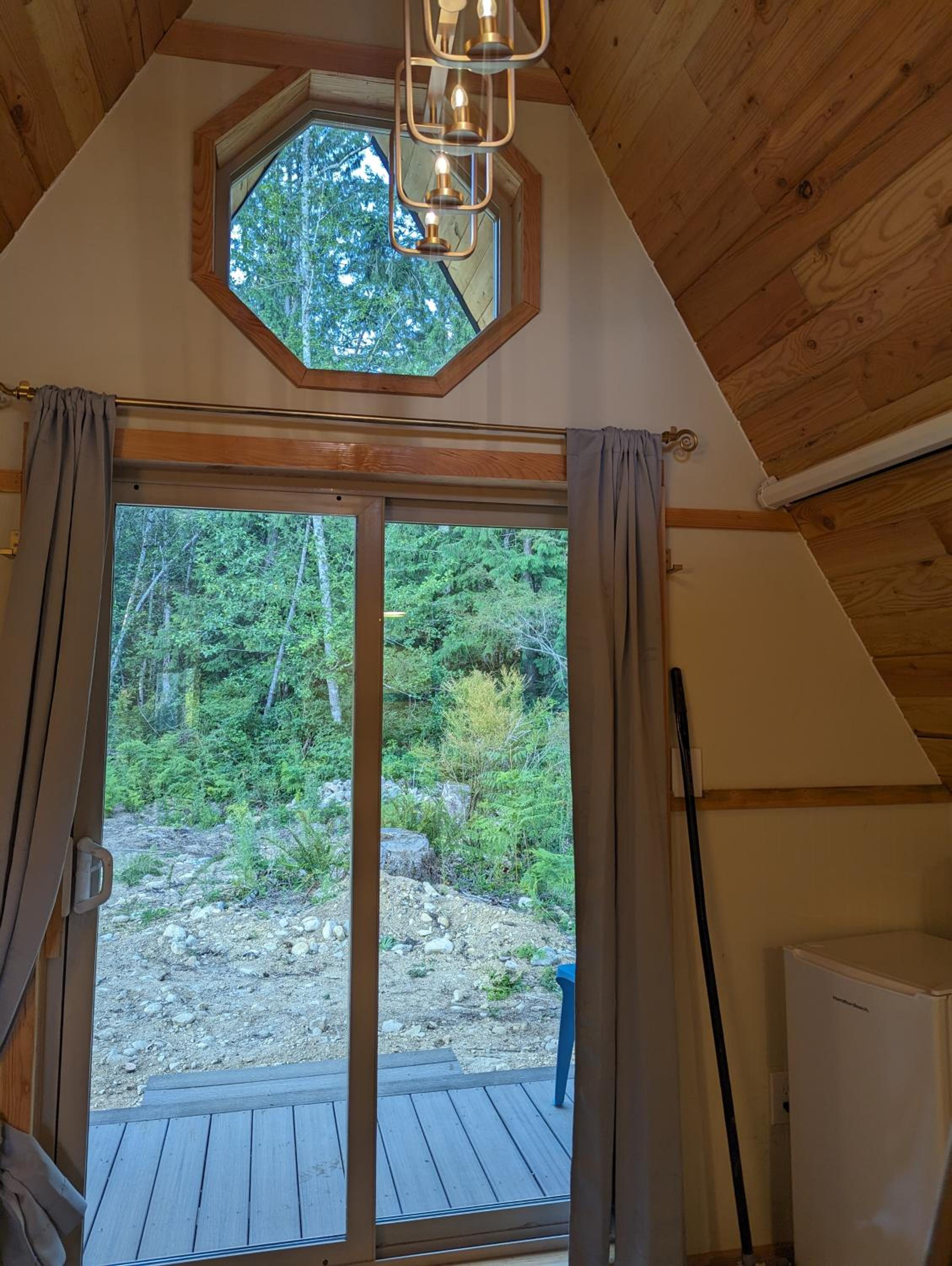 Tree Ring Cabin on 33 Acre Farm