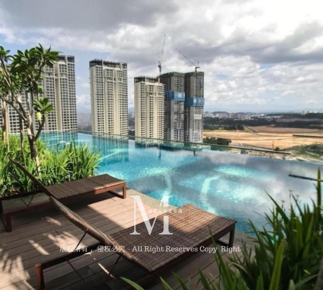 Pavilion Bukit jalil Walking Distance 2 Bedroom 2-4Pax