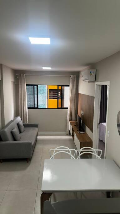 Apto quarto e sala mobiliado no bairro Ponta Verde