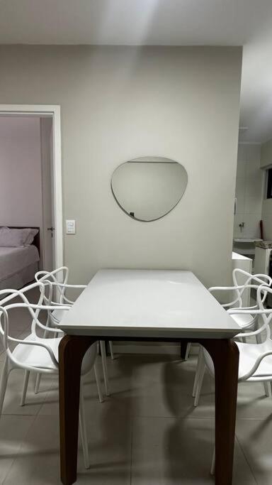 Apto quarto e sala mobiliado no bairro Ponta Verde