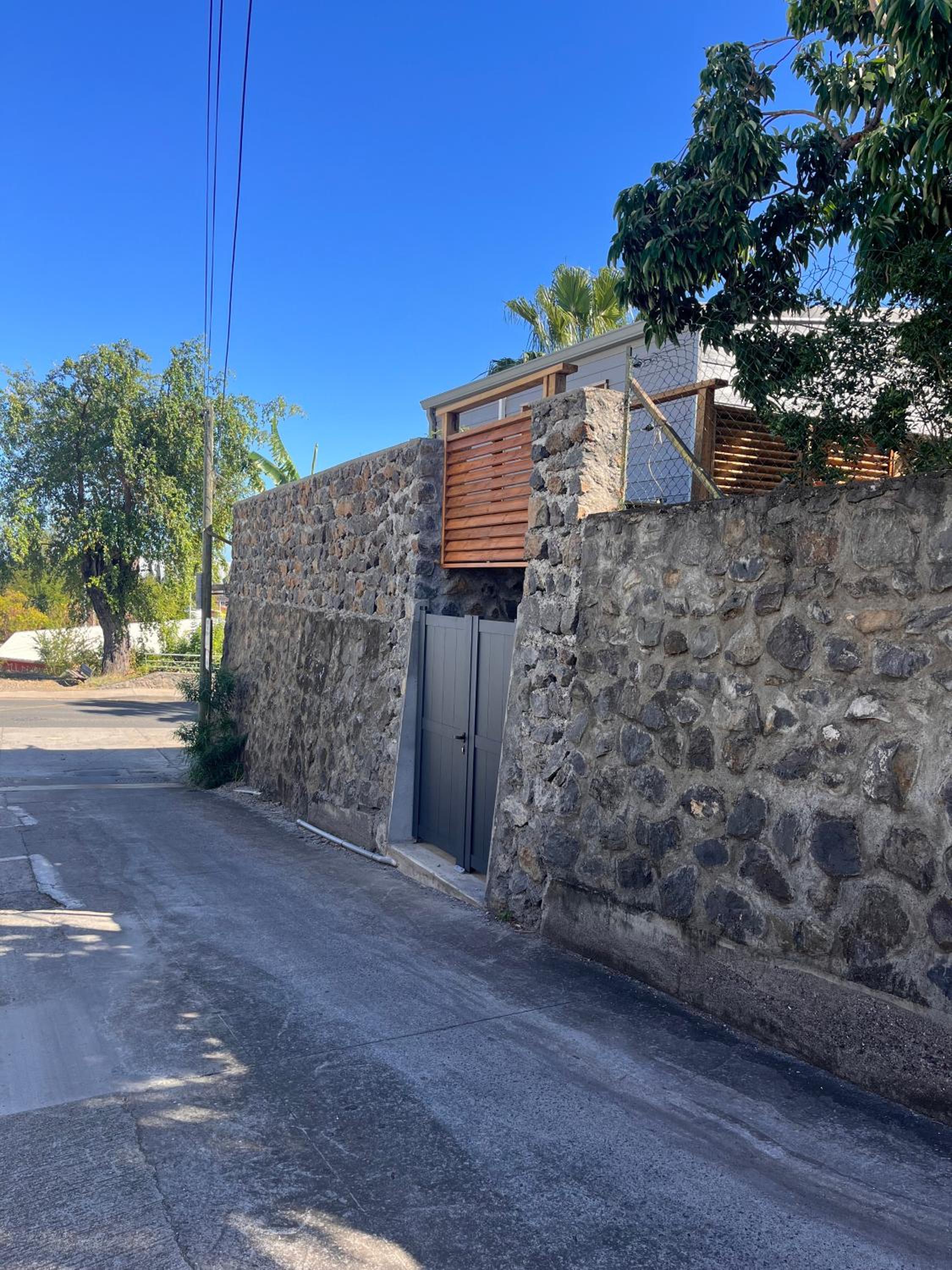 bungalow leu gadiamb