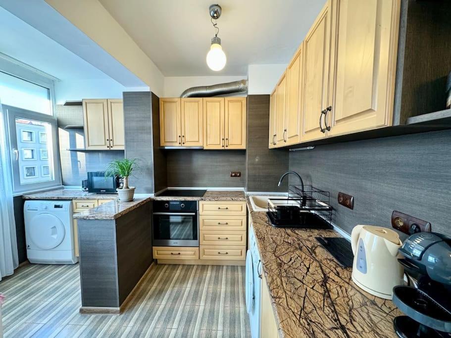 Top central apartment