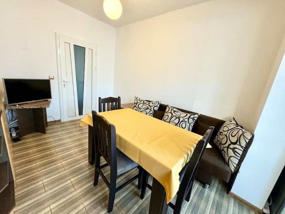 Top central apartment